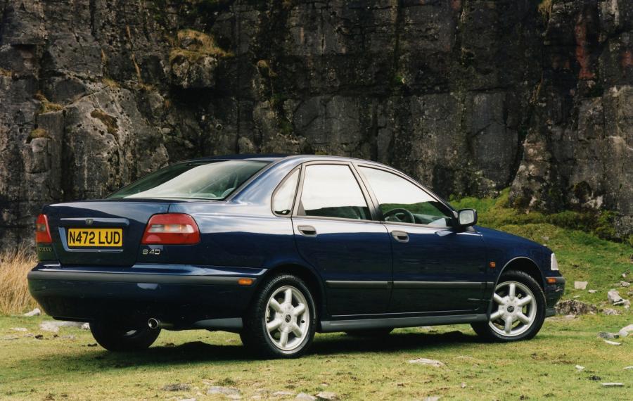  Volvo S40 1996 года  (фото 2 из 3)